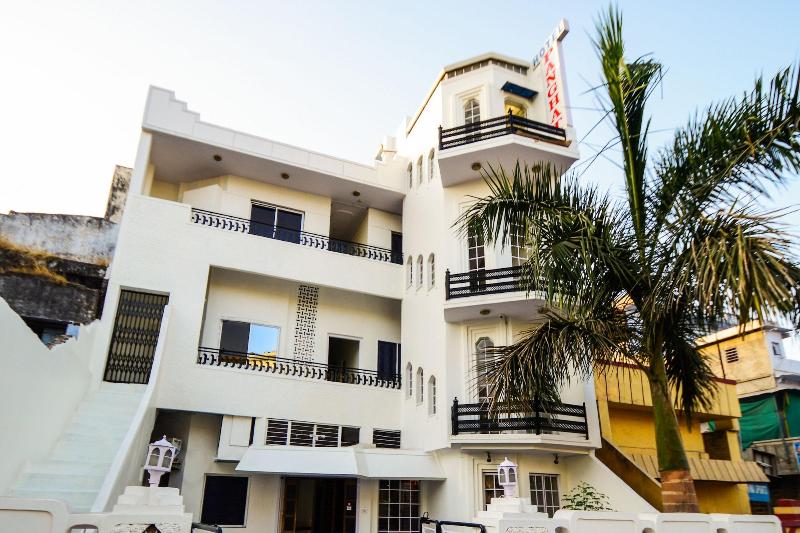 30000 Hotel Panghat