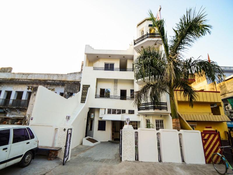 30000 Hotel Panghat