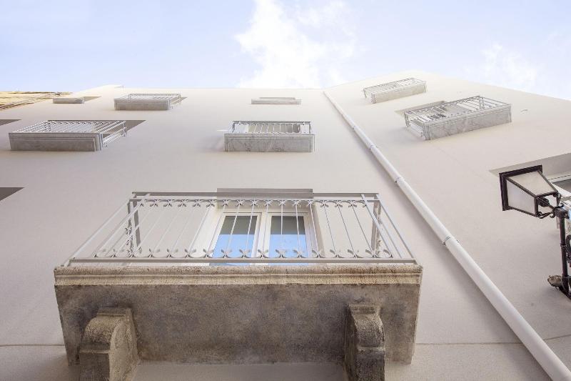 Le Cupole Suites Apartments image