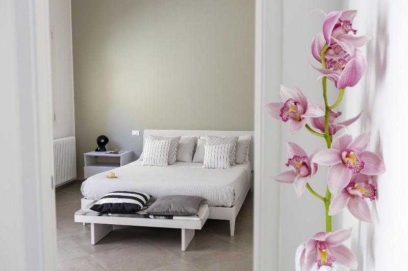Le Cupole Suites Apartments image