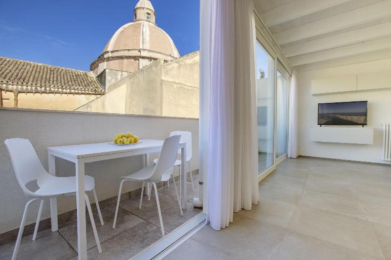 Le Cupole Suites Apartments image