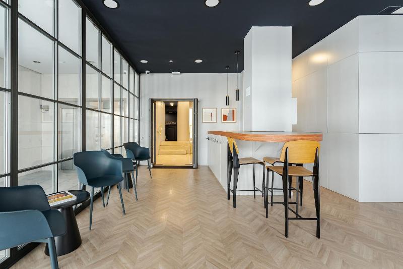 Feelathome Waldorf Suites Apartments image