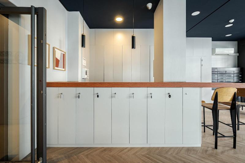 Feelathome Waldorf Suites Apartments image