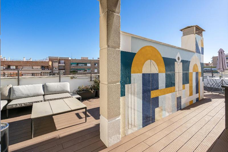 Feelathome Waldorf Suites Apartments image