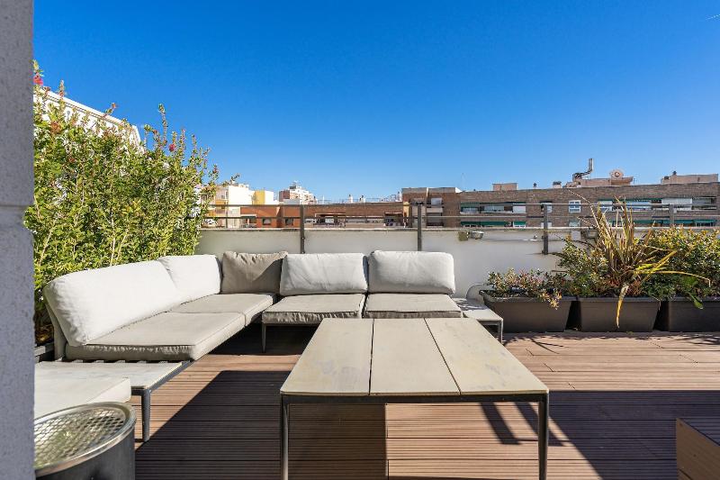 Feelathome Waldorf Suites Apartments image