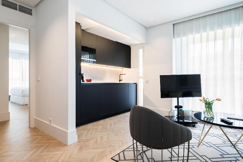 Feelathome Waldorf Suites Apartments image