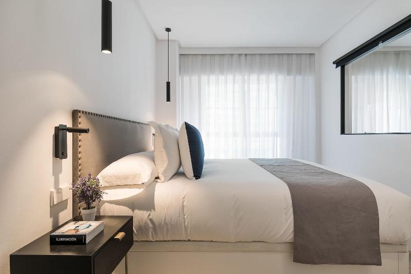 Feelathome Waldorf Suites Apartments image