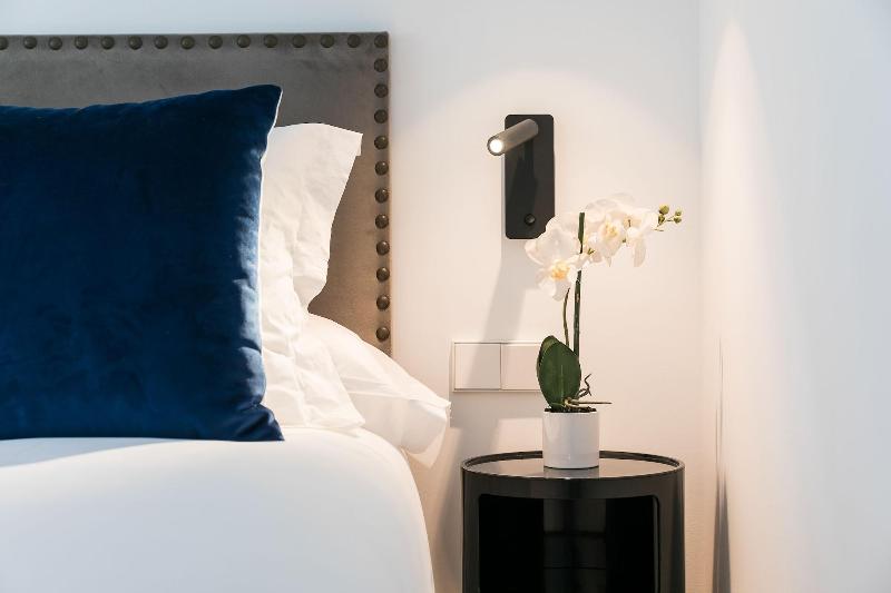 Feelathome Waldorf Suites Apartments image