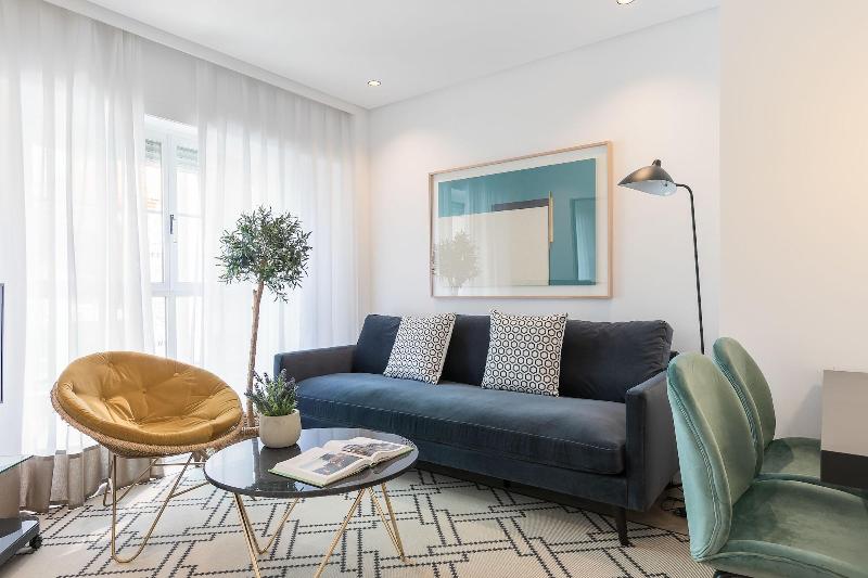 Feelathome Waldorf Suites Apartments image