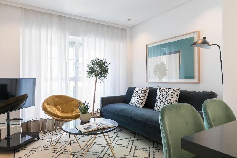 Feelathome Waldorf Suites Apartments image