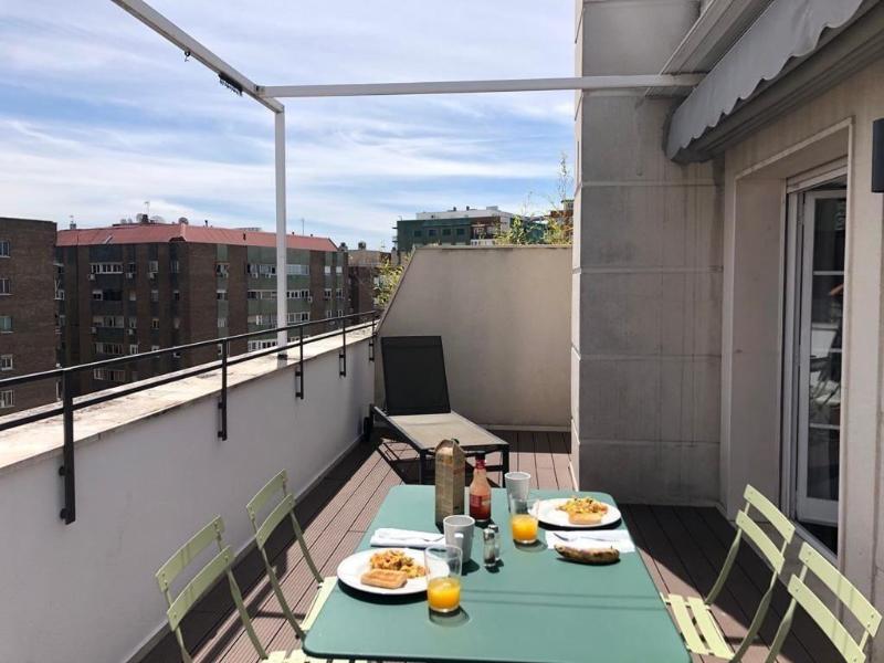 Feelathome Waldorf Suites Apartments image