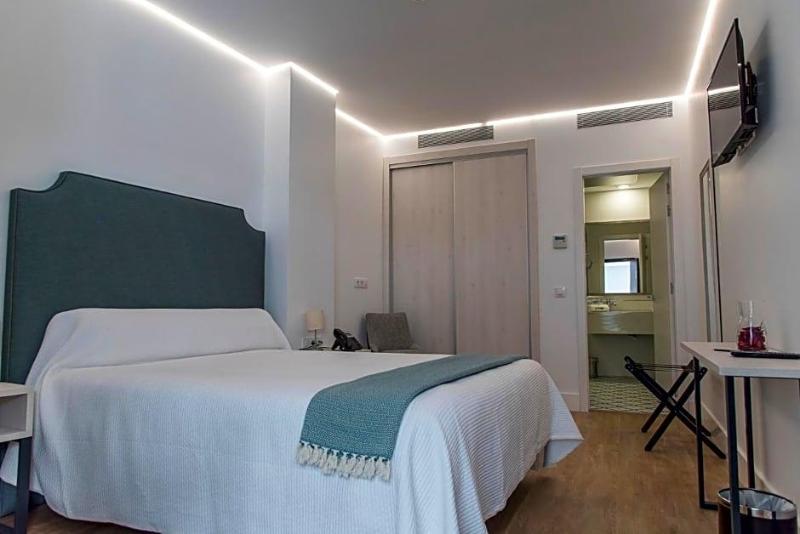 Gm Hotel image