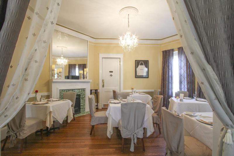 Burke Manor Inn Pavilion image