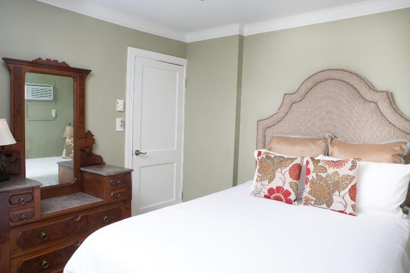 Burke Manor Inn Pavilion image