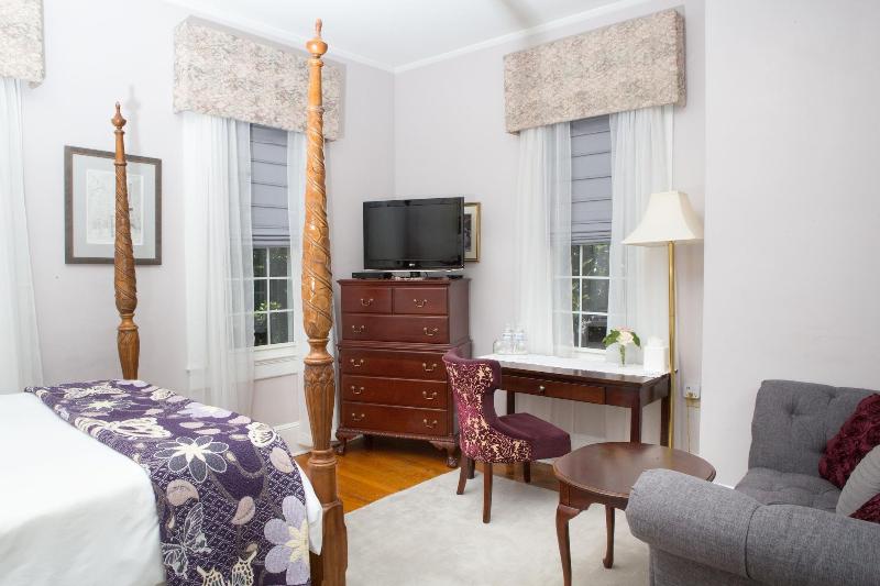 Burke Manor Inn Pavilion image