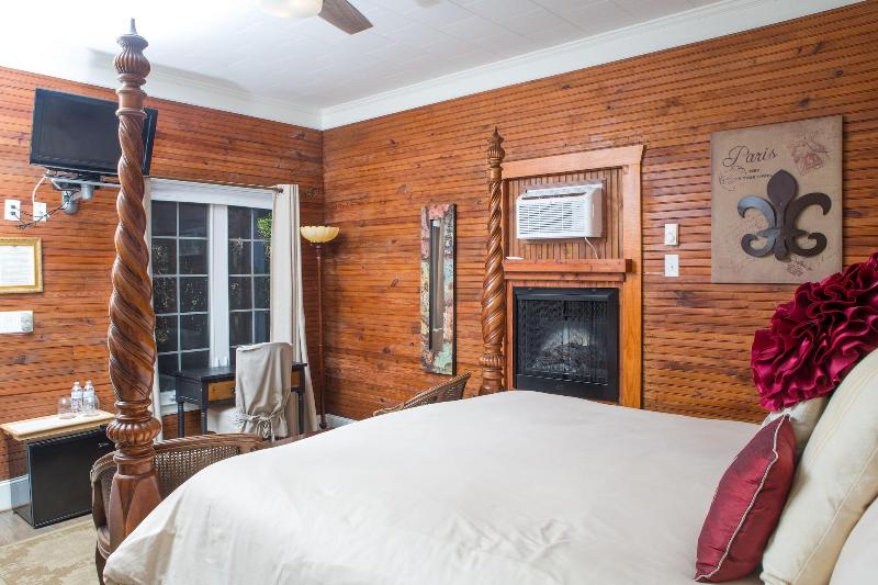 Burke Manor Inn Pavilion image
