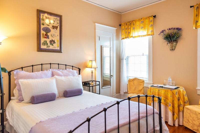 Burke Manor Inn Pavilion image