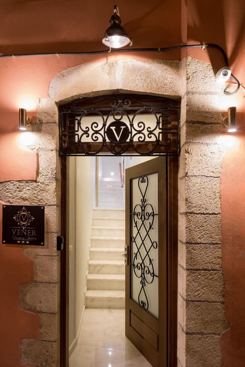 Vener Luxury Suites image