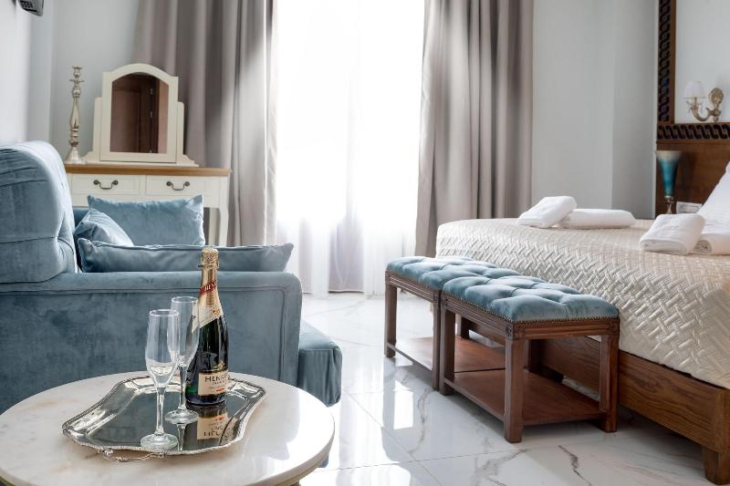 Vener Luxury Suites image