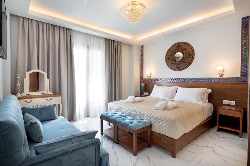 Vener Luxury Suites image