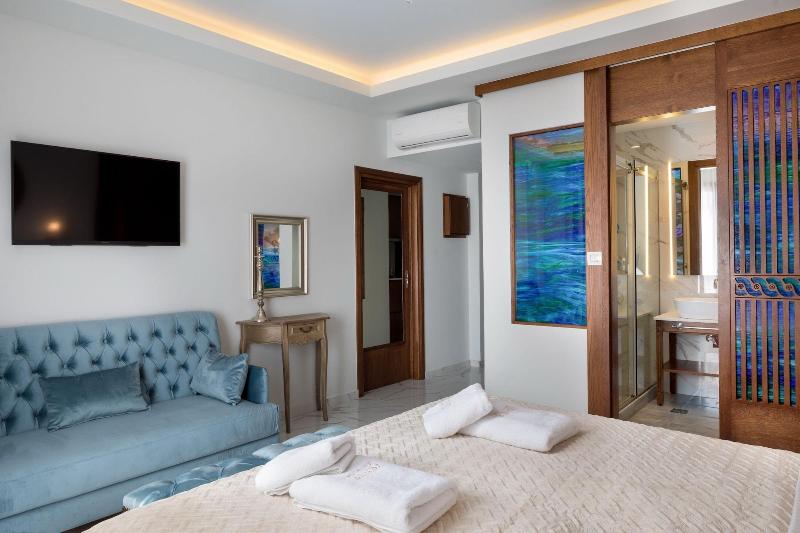 Vener Luxury Suites image