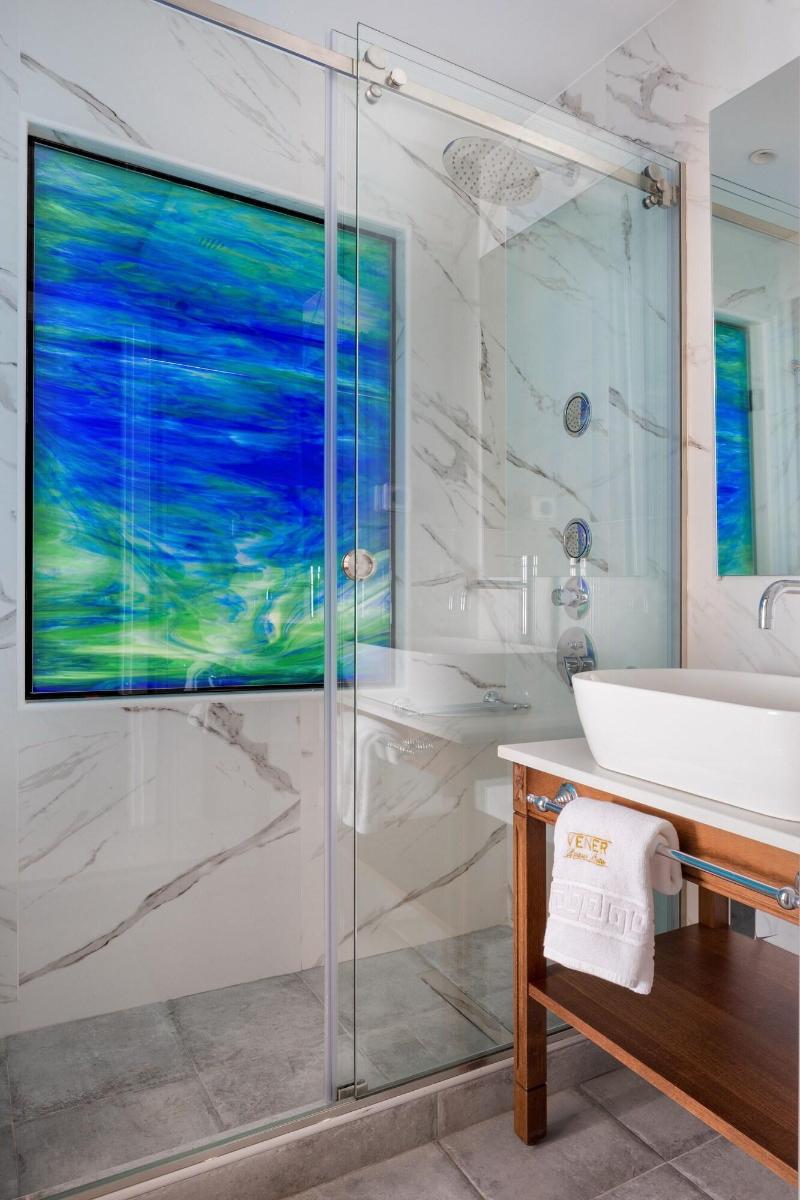 Vener Luxury Suites image