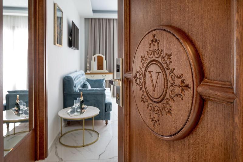 Vener Luxury Suites image
