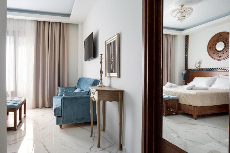 Vener Luxury Suites image