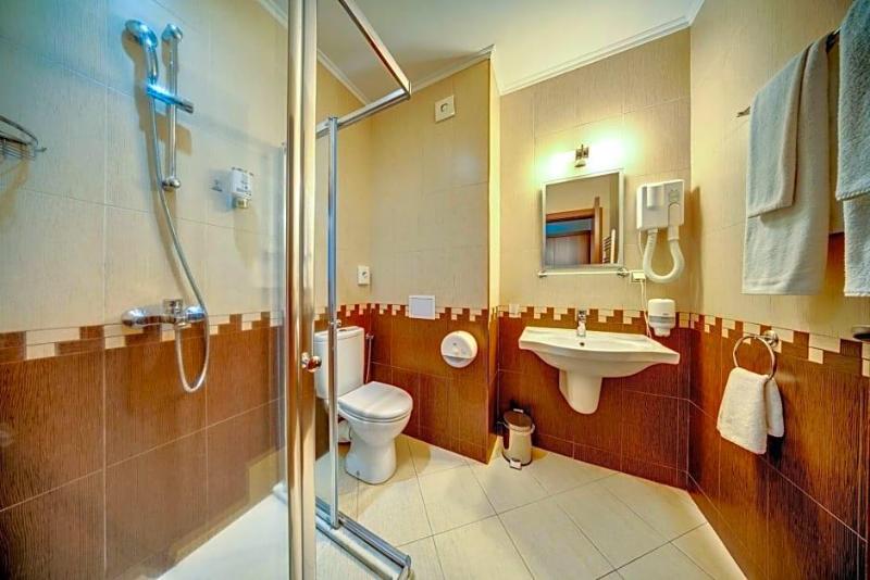 Oak Residence Hotel Relax image