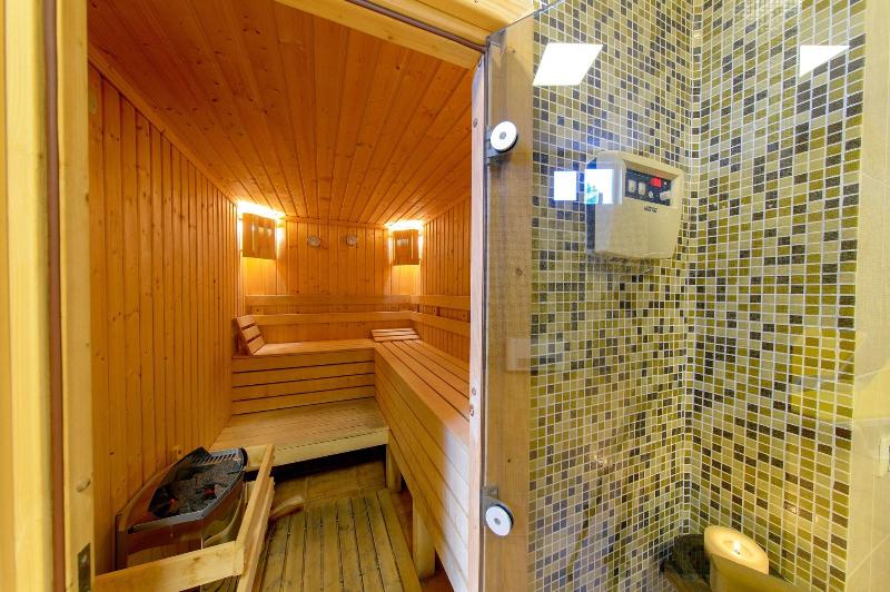 Oak Residence Hotel Relax image
