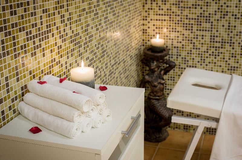 Oak Residence Hotel Relax image