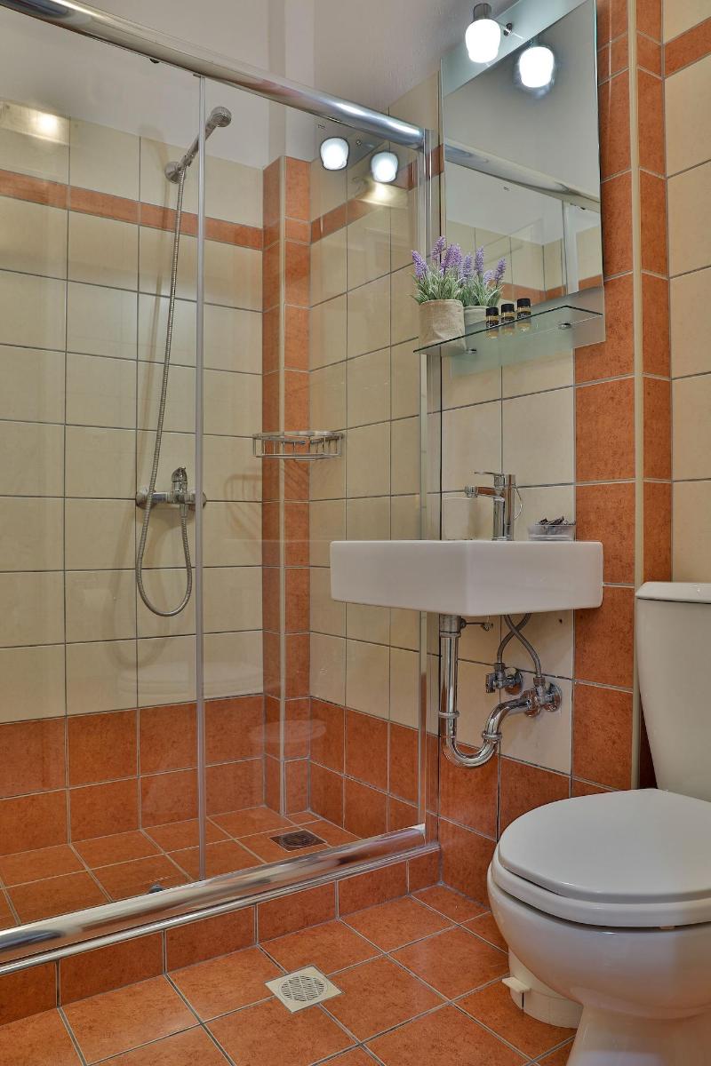Irida Apartments image