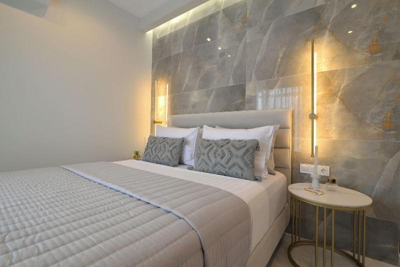 Irida Apartments image