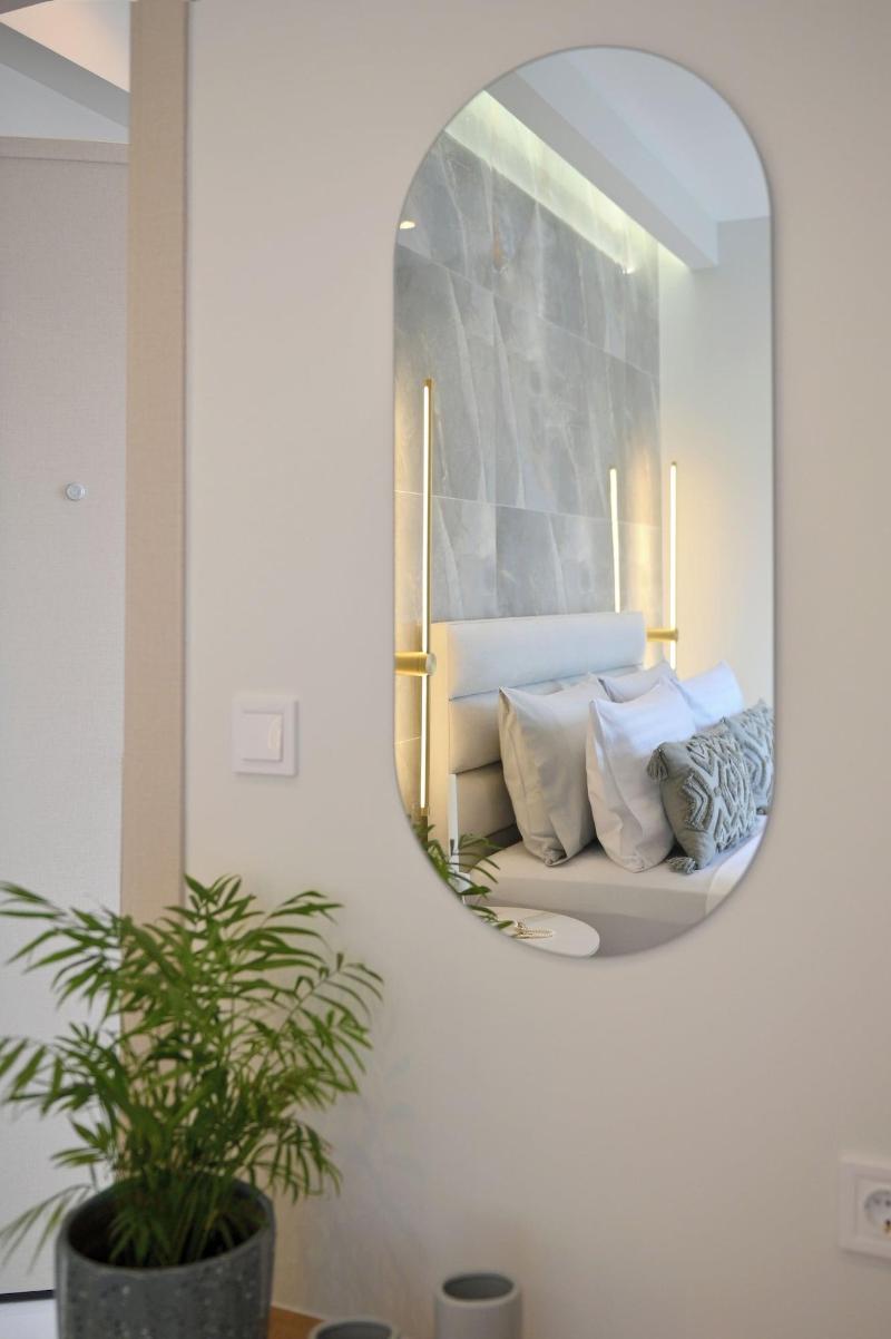 Irida Apartments image