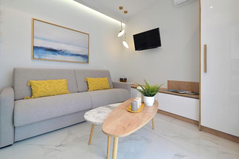 Irida Apartments image