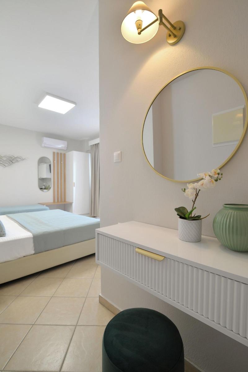 Irida Apartments image