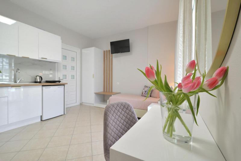 Irida Apartments image