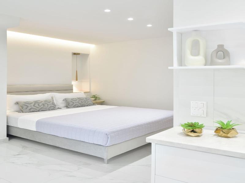 Irida Apartments image