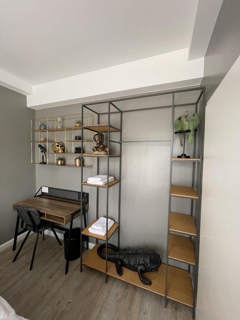 Iq Hotel image