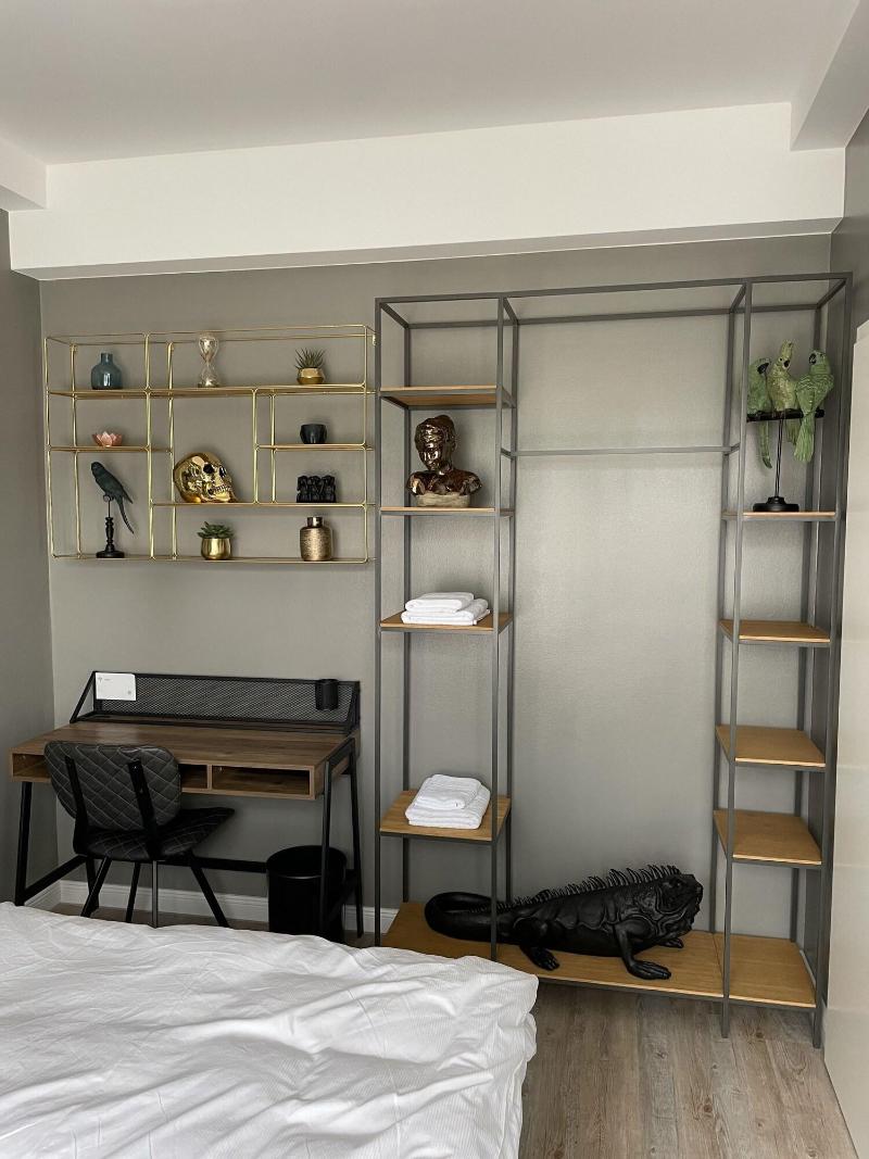 Iq Hotel image
