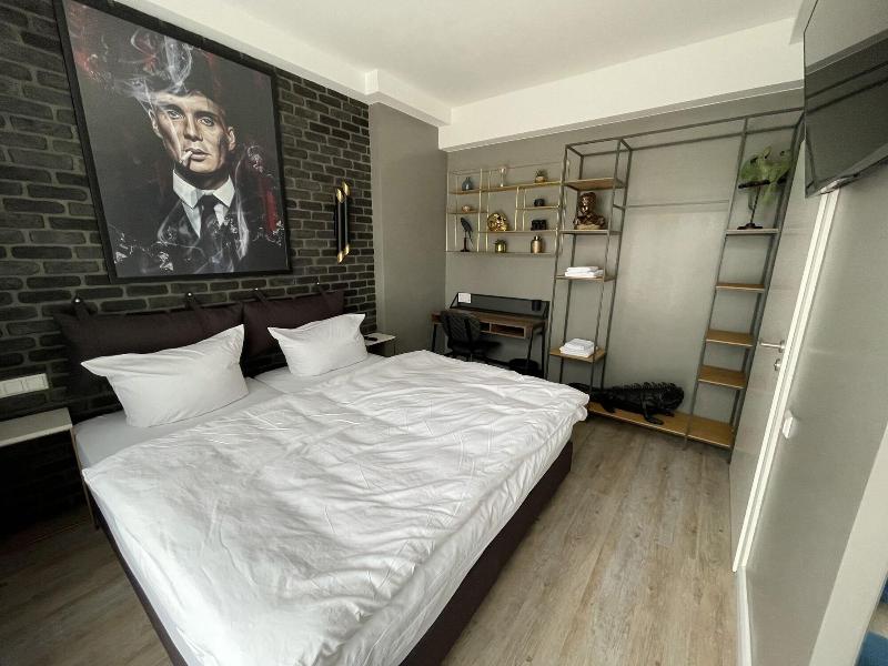 Iq Hotel image