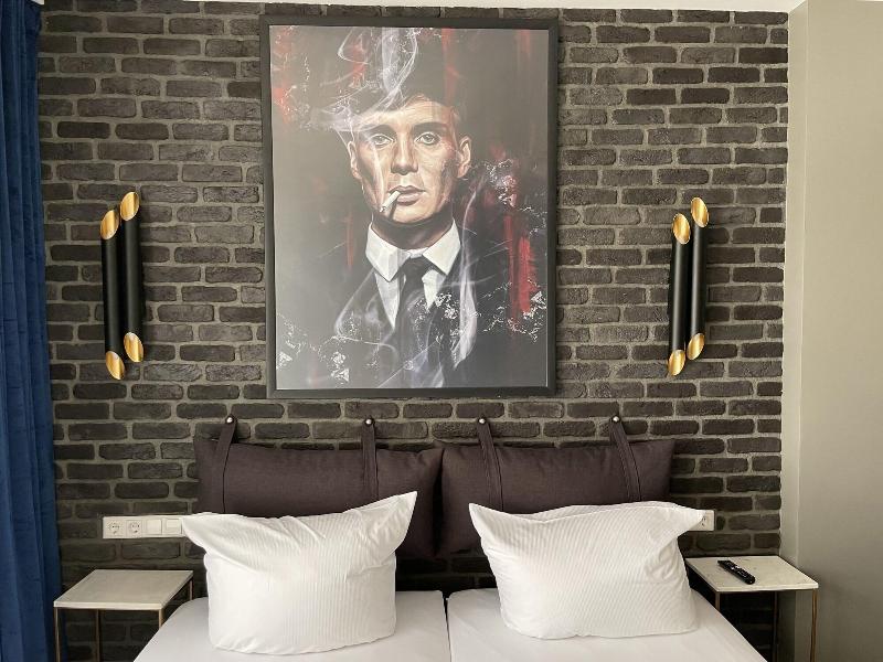 Iq Hotel image