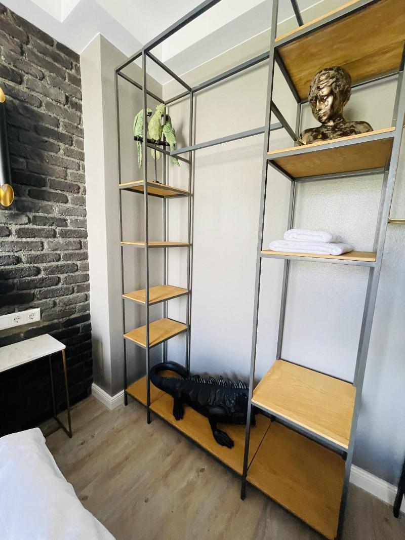 Iq Hotel image