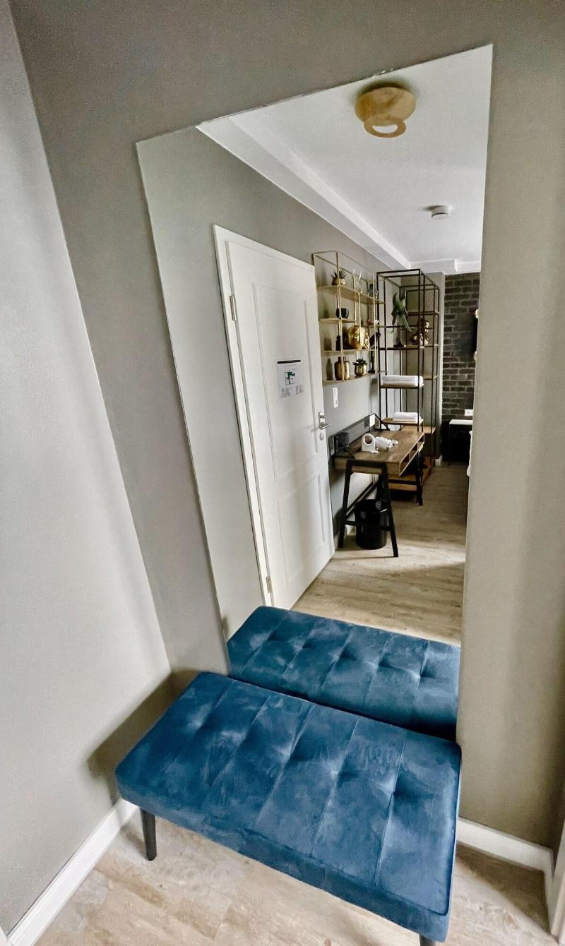Iq Hotel image