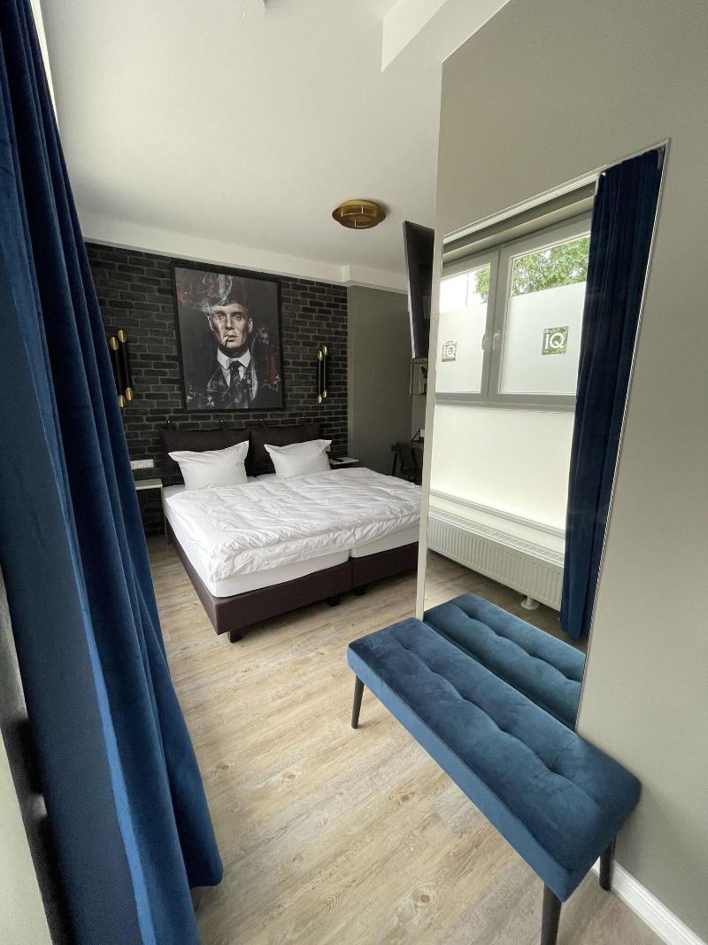 Iq Hotel image
