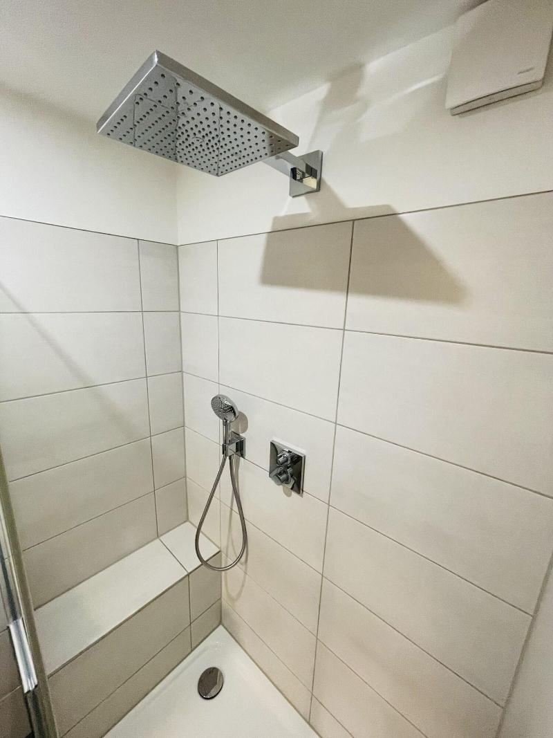 Iq Hotel image