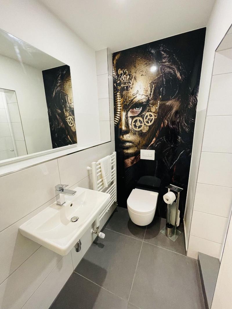Iq Hotel image