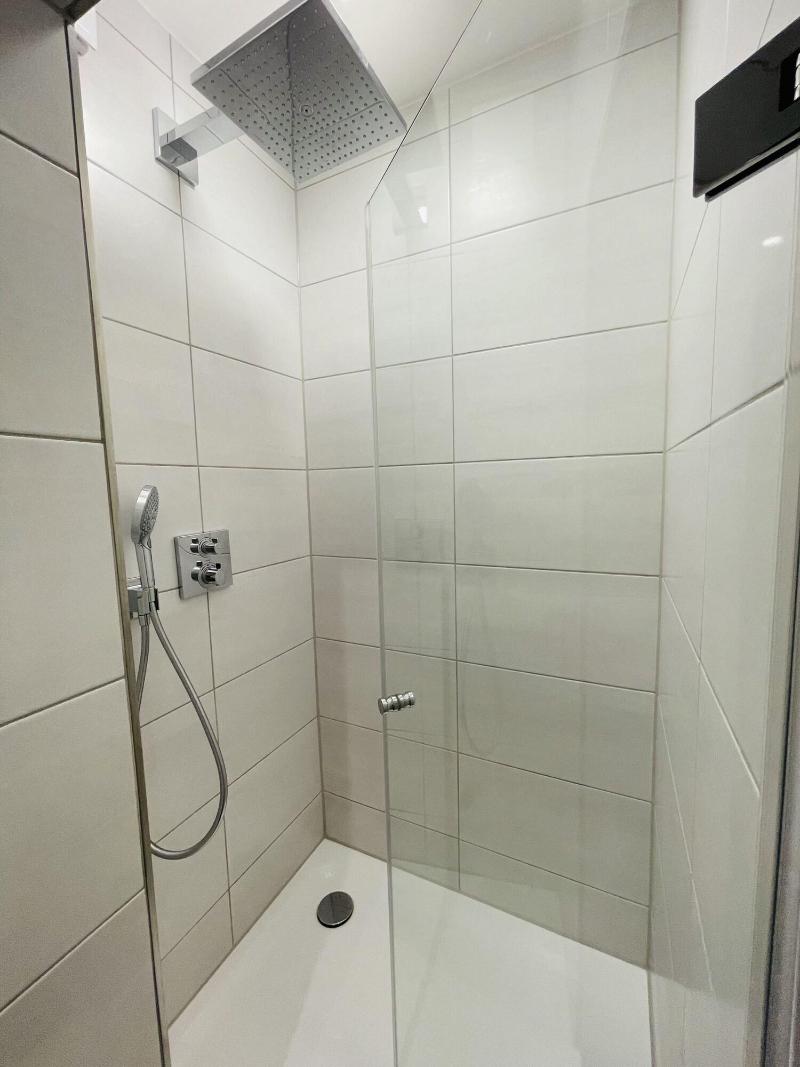 Iq Hotel image