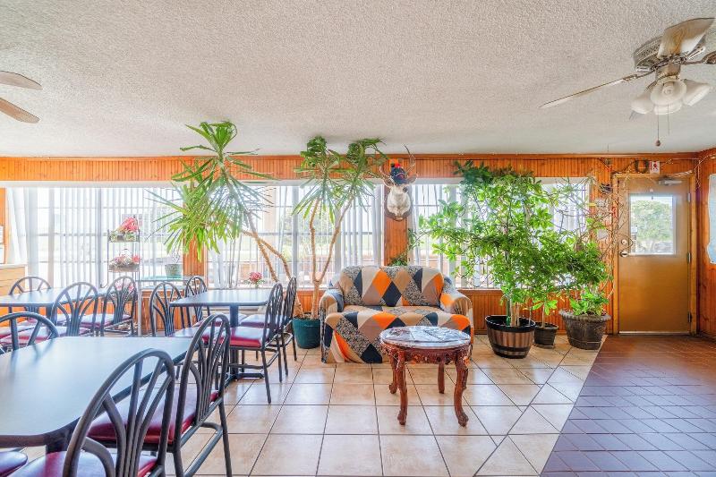 Lone Star Inn image