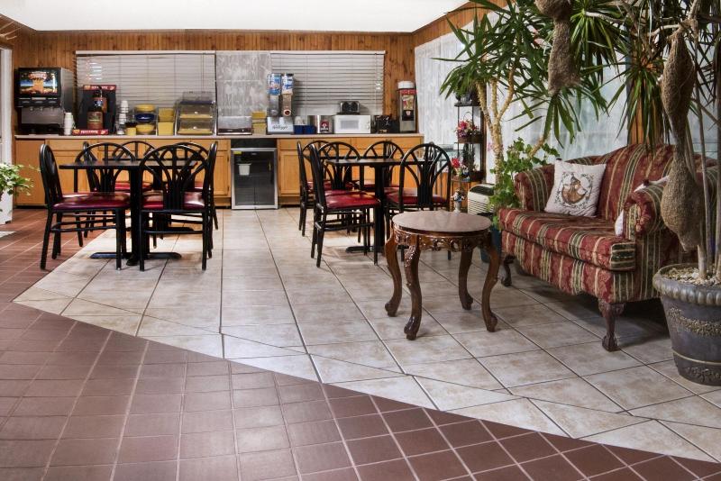 Lone Star Inn image